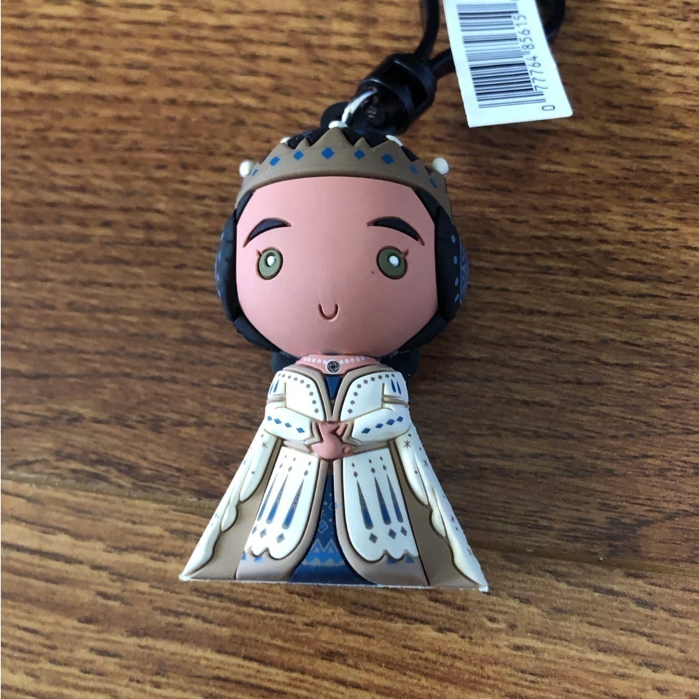Disney Wish: Queen Amaya figure bag clip